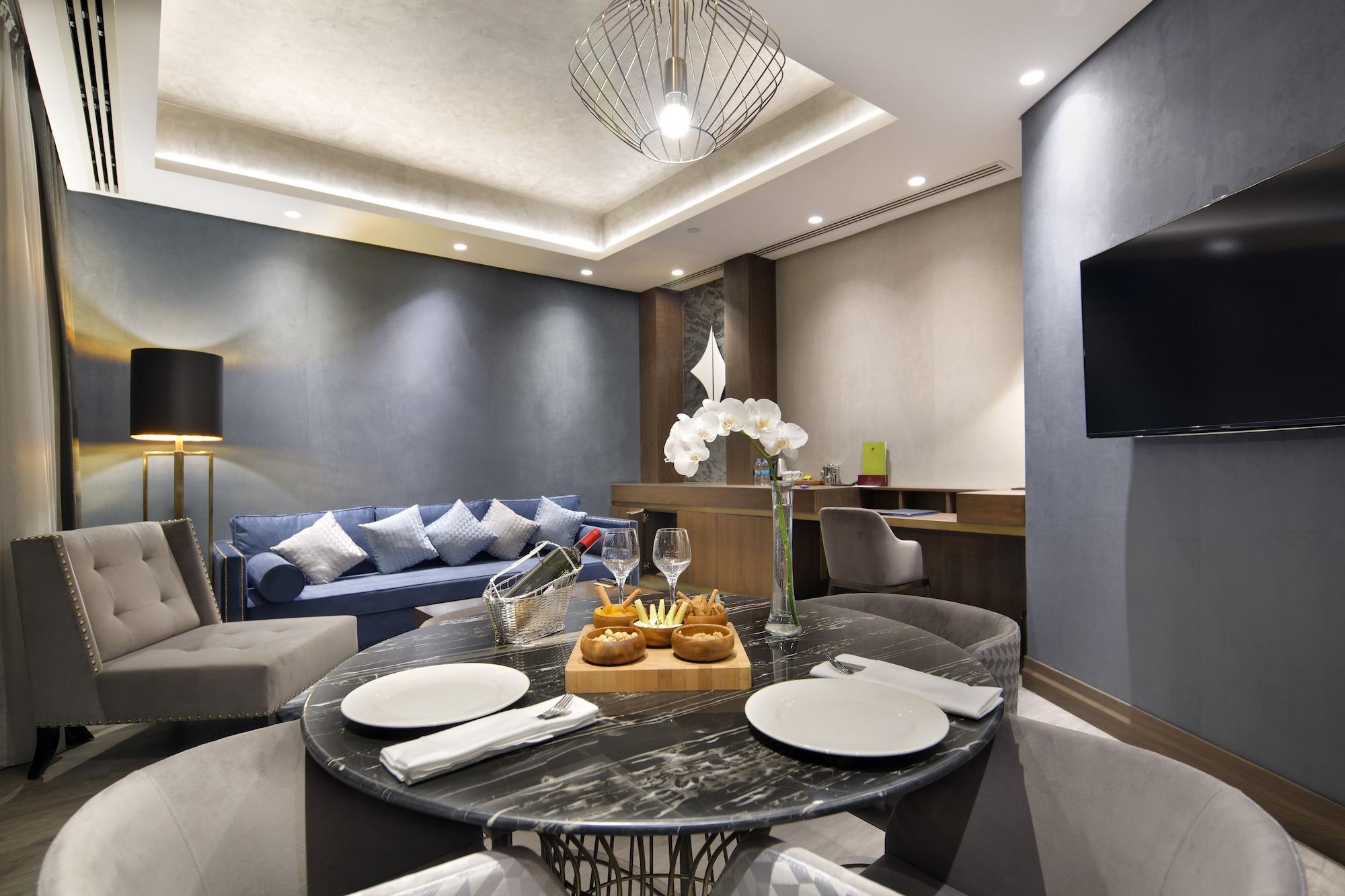 Doubletree By Hilton Istanbul - Piyalepasa Hotel Ngoại thất bức ảnh The Residence, The Ritz-Carlton, Dubai