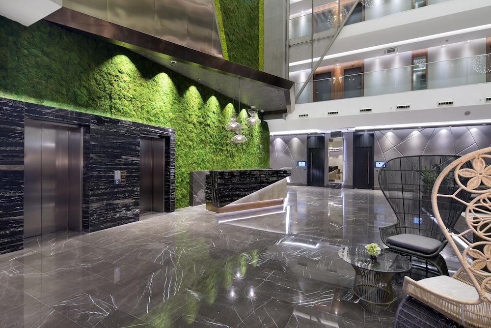 Doubletree By Hilton Istanbul - Piyalepasa Hotel Ngoại thất bức ảnh Lobby