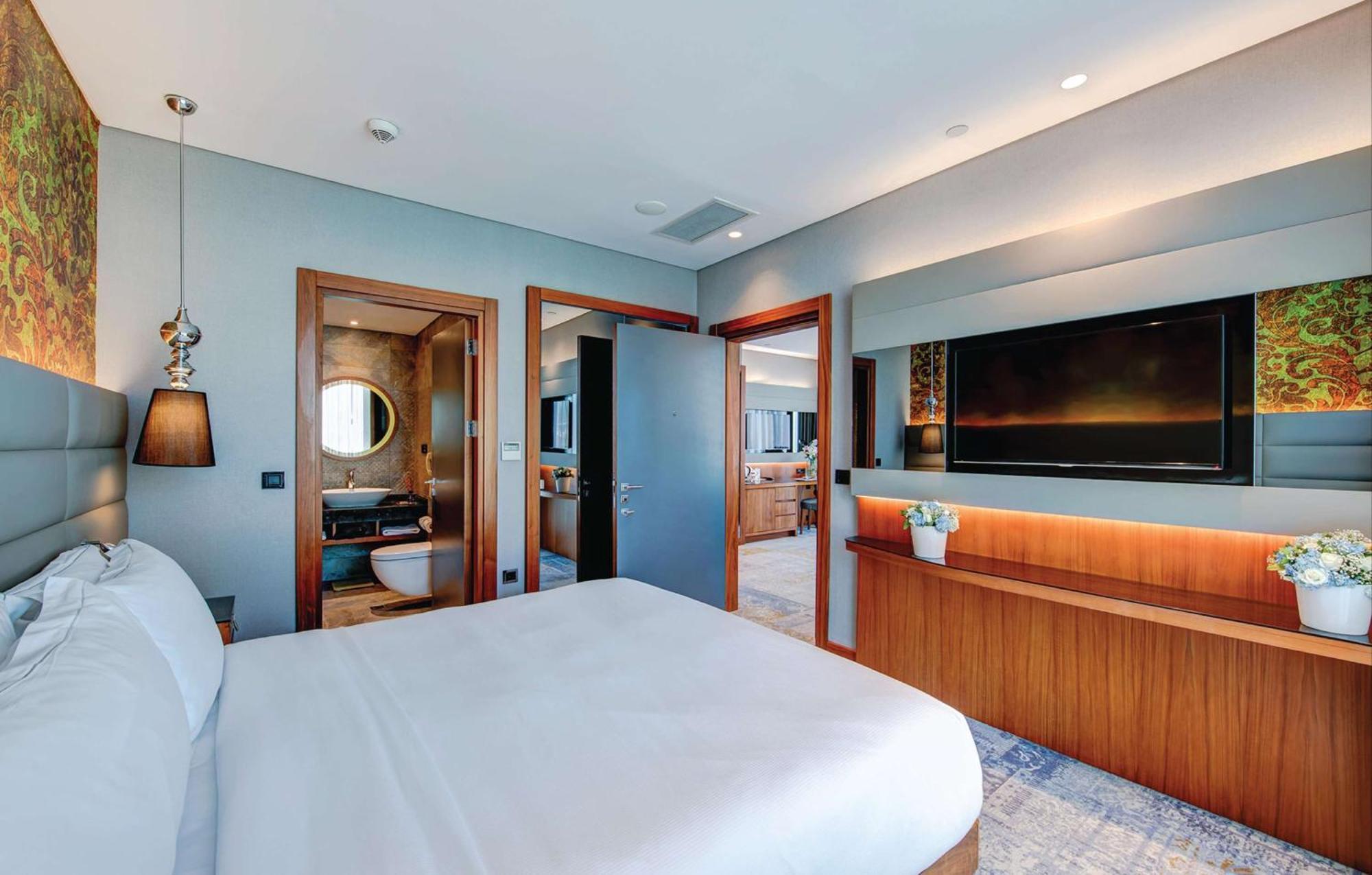 Doubletree By Hilton Istanbul - Piyalepasa Hotel Ngoại thất bức ảnh