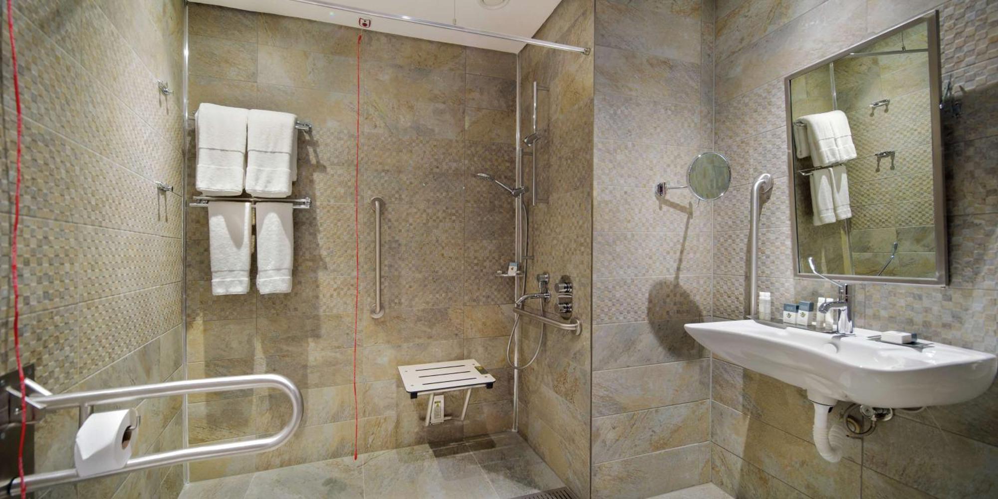 Doubletree By Hilton Istanbul - Piyalepasa Hotel Ngoại thất bức ảnh