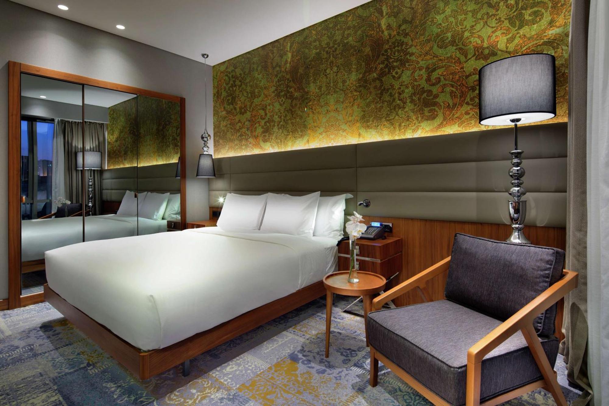 Doubletree By Hilton Istanbul - Piyalepasa Hotel Ngoại thất bức ảnh Deluxe Room