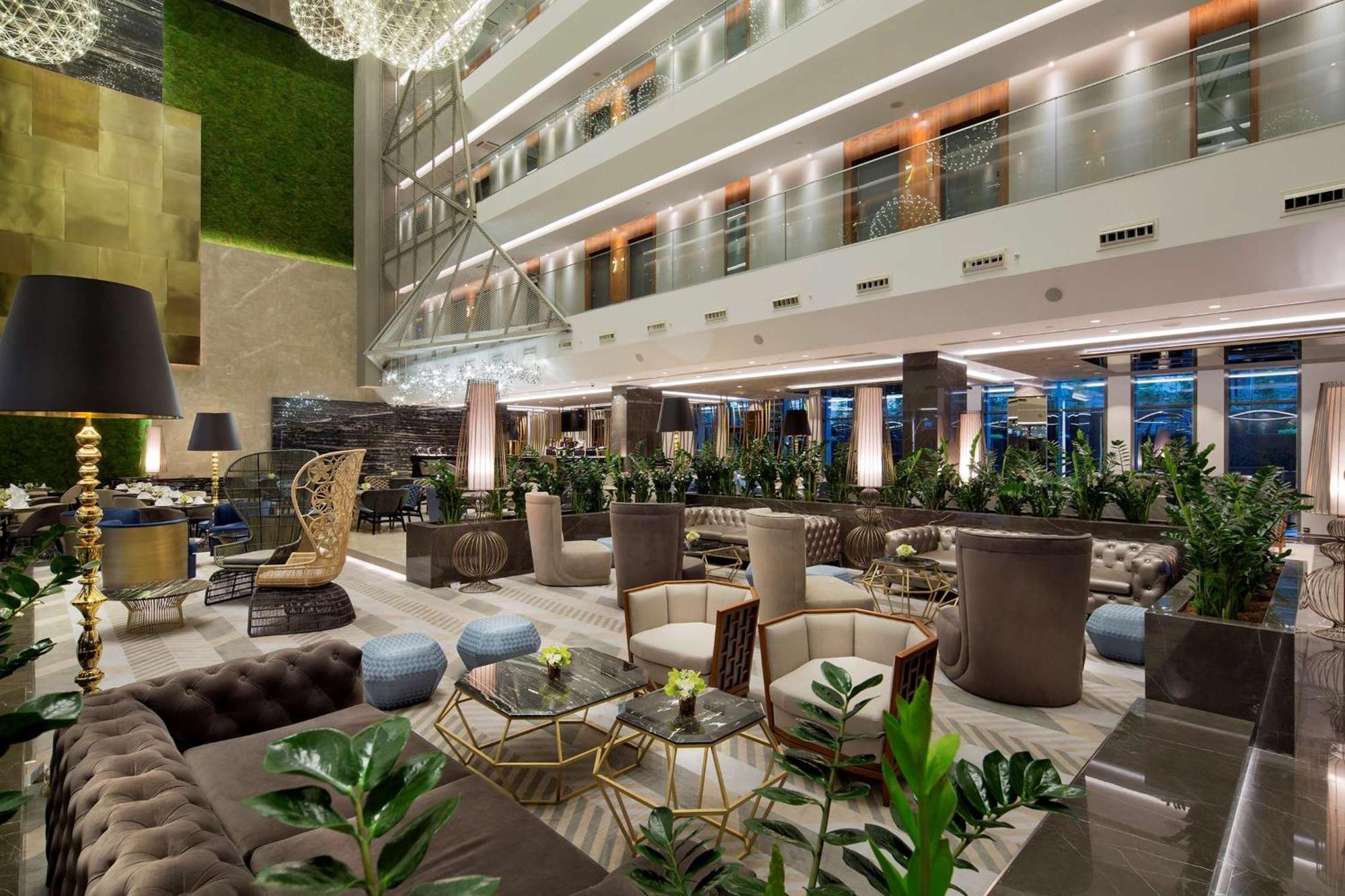 Doubletree By Hilton Istanbul - Piyalepasa Hotel Ngoại thất bức ảnh Lobby
