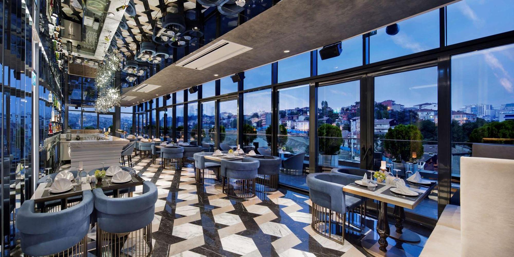 Doubletree By Hilton Istanbul - Piyalepasa Hotel Ngoại thất bức ảnh The restaurant