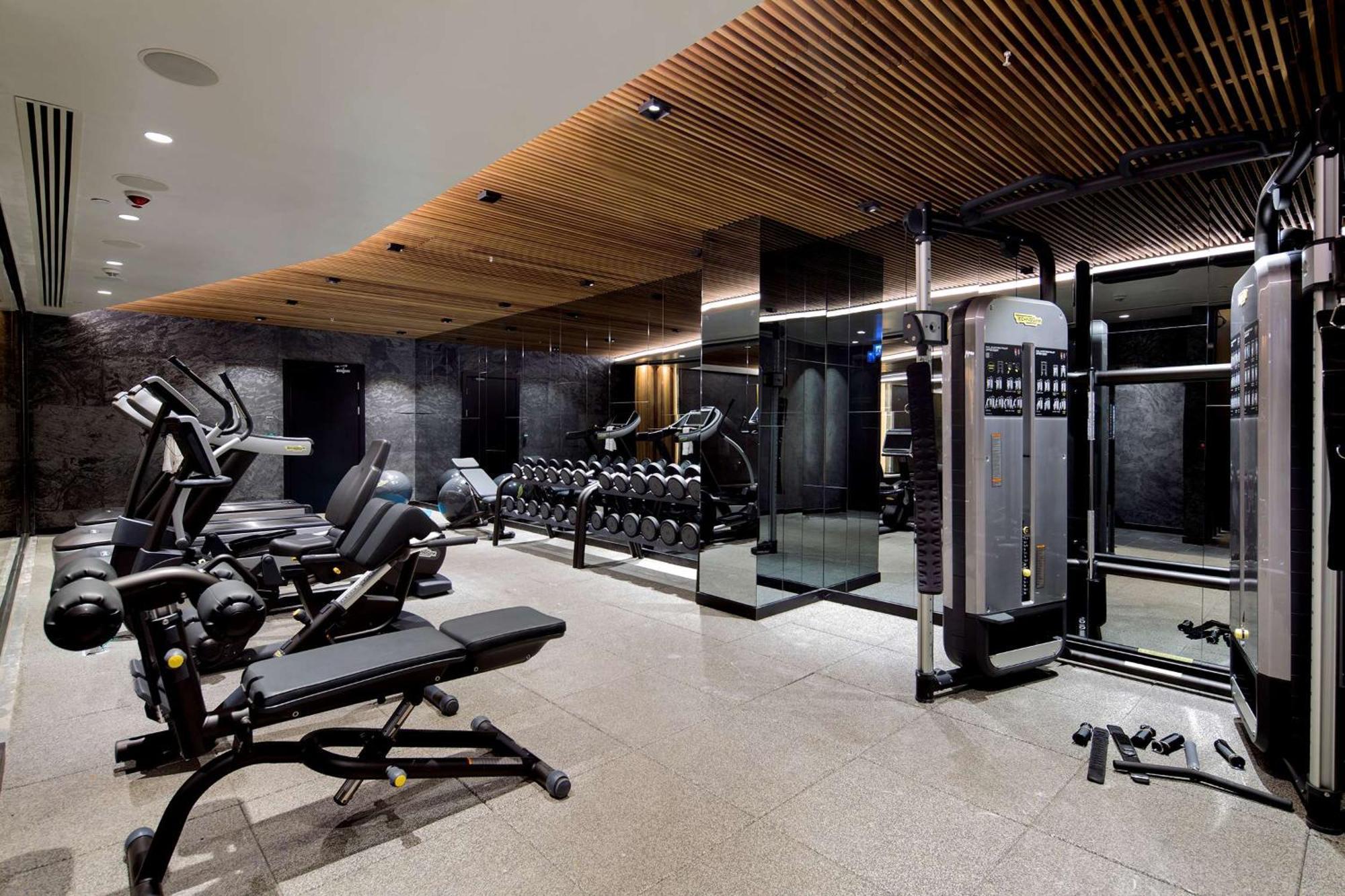 Doubletree By Hilton Istanbul - Piyalepasa Hotel Ngoại thất bức ảnh The gym at the hotel