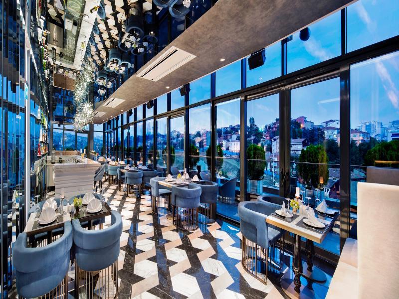 Doubletree By Hilton Istanbul - Piyalepasa Hotel Ngoại thất bức ảnh The 360° Sky Bar